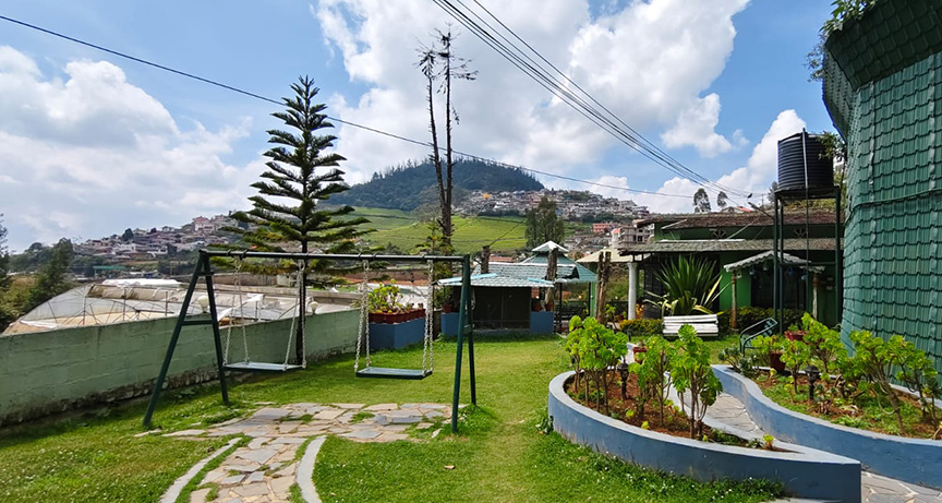 Kids-friendly cottage with garden swings and scenic hill view in Ooty