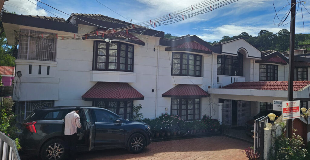 Home Stay Exterior view