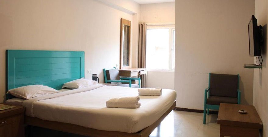 hotel-preethi-palace-bathroom-2