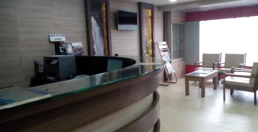 hotel-preethi-palace-reception