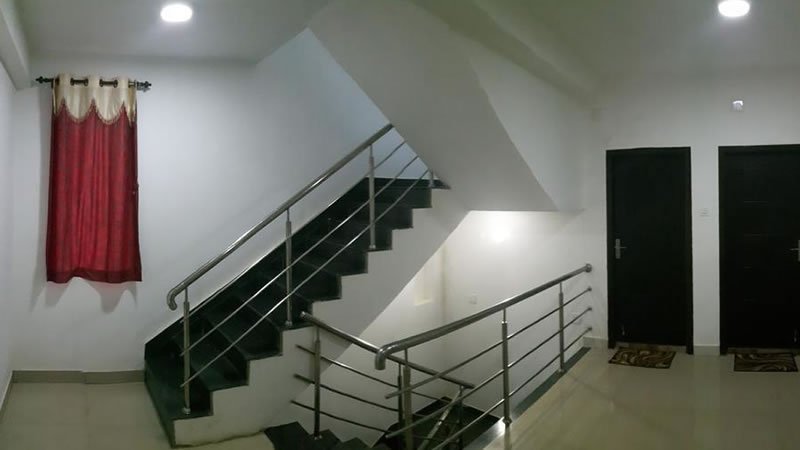 Indoor staircase and corridor