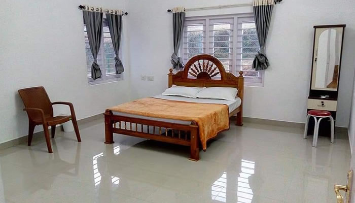 Spacious bedrooom at Vivin Cottage